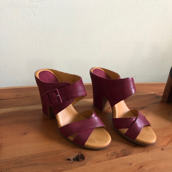 Shoes - Picture 3 of 4